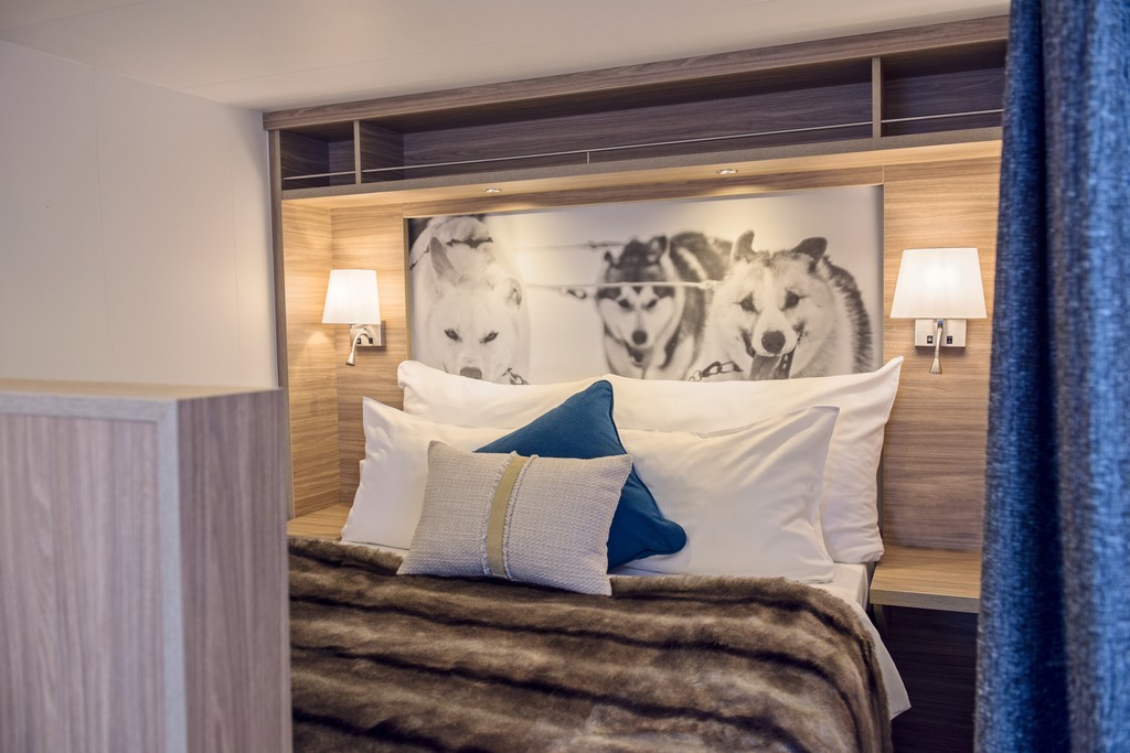 Hurtigruten MS Nordkapp Expedition Mini Suite2 Travellers b.jpg